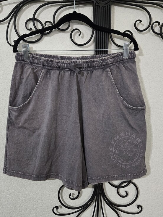 Gymshark Pants - GYMSHARK Legacy Loose Shorts | M‎